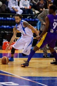 Adecco Plata (J12): Clavijo sufre para seguir líder y Tijola para perseguirlo. Sólo hay tres victorias entre el quinto y el último. Biyombo, MVP.