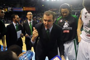 Simone Pianigiani se despide de Siena para aterrizar en Fenerbahce. Bo McCalebb seguirá sus pasos