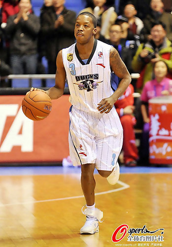 Finaliza la fugaz experiencia de Steve Francis en China