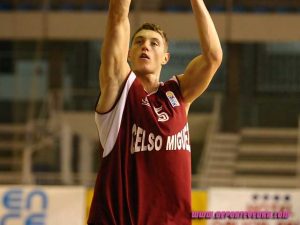 Mihajlo Pesic rescinde su contrato con Celso Míguez Procolor