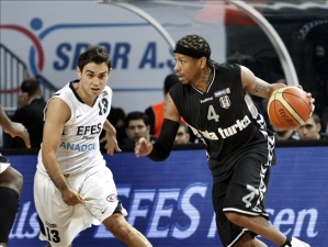 ¡Ligas Ext: McCalebb cae lesionado; Fenerbahce recupera el liderato; triunvirato en Rusia; Giricek brilla en Cibona; Aris, tercero en Grecia; resumen navideño de Alemania y Marbury, 51 ptos. en China!