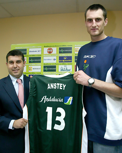 Chris Anstey: “Hay que relajarse y disfrutar, creo que puedo ayudar en eso”