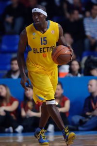 Otras ligas: Xinjiang vence a DongGuan en el duelo entre 1º y 2º en China. Doron Perkins, triple-doble en Israel