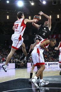 Bizkaia Bilbao Basket, suma y sigue con un Mumbrú en estado de gracia