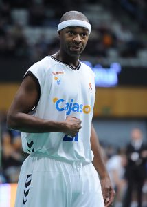 Kirksay-Deane, dupla colegial para salir del descenso. Conoce el juego de Deane con un video editado por Solobasket