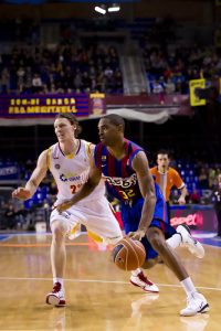 El huracán Karl no puede con el dúo dinámico del Regal FC Barcelona (75-64)