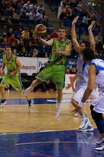 Adecco Plata (Playoff de Ascenso): Fontedoso Obila da la sorpresa al vencer en la pista de Basquet Mallorca. Mientras que Promobys Tíjola, River Andorra y ADT Tarragona encarrilan sus series