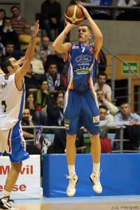 Micah Downs: Jugar en la Adecco Oro es una buena oportunidad para llegar a ACB (incluye videoscout de Raúl Jiménez)