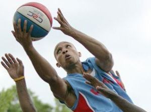 Adris De León refuerza a Palencia