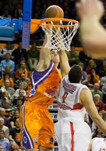 Víctor Claver será baja durante dos meses