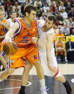 Víctor Claver, buque insignia del Valencia Basket hasta 2014