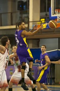 Basquet Coruña cierra a los aleros Deforrest Riley-Smith y José Alberto Expósito