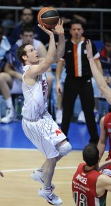 El Caja Laboral encuentra tiros letales para acabar con un valiente CB Granada (78-63)