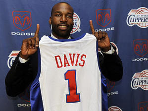 Zoco NBA: Los Knicks, entre Outlaw y Davis. ¿Redd, a los Pacers? Bogans, cortado por los Bulls. Problemas para Chuck Hayes. Miami confía en Spoelstra. Dalembert, en el radar de Houston. Y mucho más