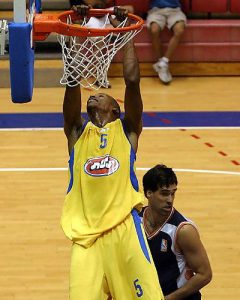 Obradoiro pone la guinda a su plantilla con el fichaje de un veterano de lujo, el ex-NBA Maceo Baston