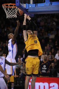 Un gran tercer cuarto no impide que el Menorca Básquet pierda en casa contra un Gran Canaria 2014 superior (67-76)