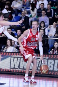 Liga Rusa (J16): CSKA y Unics tropiezan; los modestos Lokomotiv y Spartak se rebelan