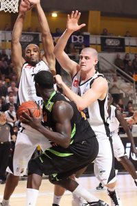 Liga Francesa (J20): Cholet, líder en solitario, con cuatro perseguidores al acecho; Limoges, crisis global