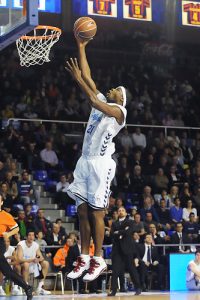 Kirksay hace efectiva una cláusula del contrato para salir del Cajasol ¿de vuelta a Unics?