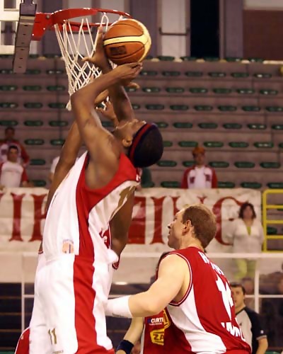 Huelva busca sustituto para Slay