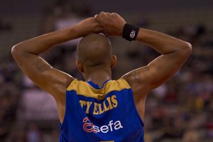 Ellis, Welsch y Blanch, fuera del nuevo Asefa Estudiantes. Asselin, en la recámara