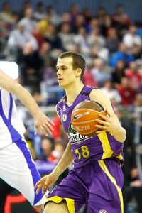 Stephane Dumas, tercera pieza del Blancos de Rueda 2011-12