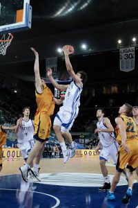 El Real Madrid se impone por la mínima a un Gran Canaria que mereció más