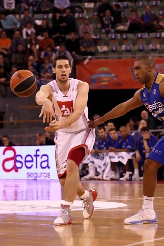 Apuesta por la continuidad, Van Rossom firma dos años más con el CAI