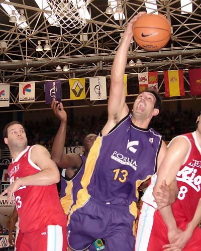 Manu Gómez renueva en Autocid Ford Burgos