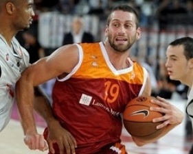 LEGA (J24): Omar Thomas (Air Avellino) sigue amasando MVP’s. Vladimir Dasic, el hombre de moda en Roma. Bennet Cantú se consolida en segunda posición