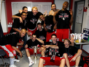 ¡Ligas Ext: Ricky Davis, acusado de falta de profesionalidad; Bamberg consigue la Copa Alemana; Dasic es el hombre de moda en Italia; CSKA vence a Unics y graves problemas económicos del Trabzonspor!