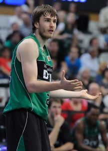 Al Caja Laboral no le sale gratis el fichaje de Jelinek: 110.00 para el Joventut más otros 150.000 para el Olin