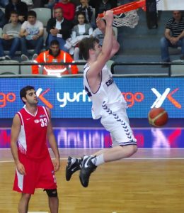 Los jugadores que vienen (IV): AJ Ogilvy (Valencia Basket) y Ben Dewar (Lucentum Alicante)