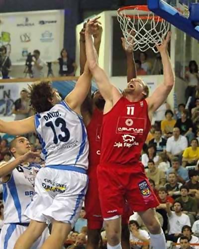 Mike Higgins, muy recuperado, podría debutar en liga con el CAI