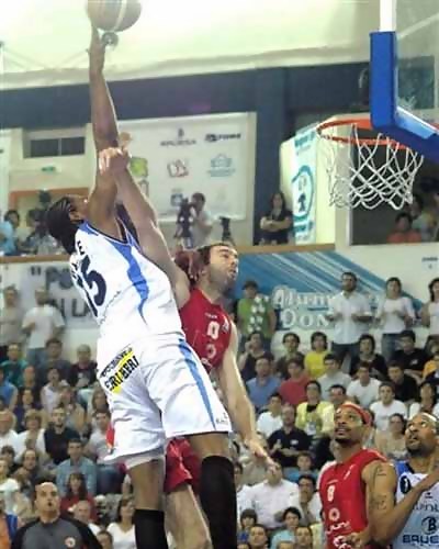 Nygel Wyatte deja Melilla y se incorpora a Plasencia