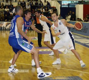 Liga Argentina (Playoffs J3 y J4): se definieron los playoffs por el descenso. Alston salva a Boca. Pepe Sanchez y Espil, expulsados