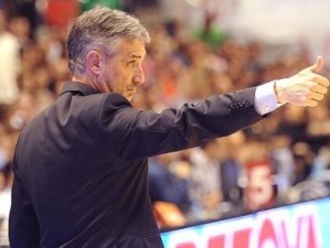 Tras la victoria ante el Real Madrid, el CAI Zaragoza renueva por dos años a José Luis Abós