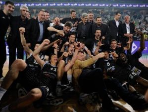 ¡Ligas Ext: Partizán logra su 5º título consecutivo; Motiejunas explota en Italia con 49 de valoración; Fenerbahce gana a Efes Pilsen y Galatasaray y Albicy duda entre irse a la NBA y el Barça!