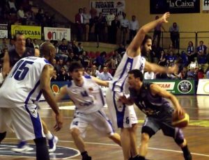 Quique Garrido renueva en Palencia Baloncesto