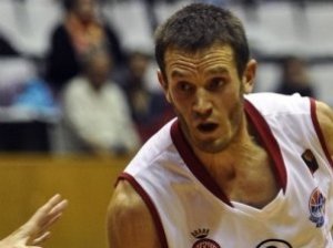 Levi Rost desoye los cantos de sirena de ACB y vuelve a Canarias