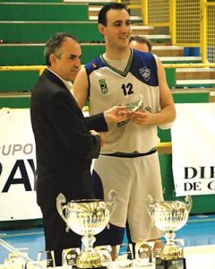 Los siete ascensos de Carlos Larraz