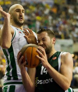 Zoco Europeo: Halperin, al Bayern. Vougioukas refuerza al potente Unics. Mavroeidis se decide por Olympiacos. Stimac, al Banvit. Andric apuesta por Cedevita. Aradori, de Siena a Cantù. Y mucho más