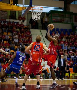 Mercado Adecco Plata: Robert Joseph, un ex Oro para Fontedoso Carrefour El Bulevar de ávila y José Luis Merino recala en Plasencia