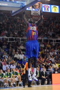 Ndong seguirá una temporada más de azulgrana