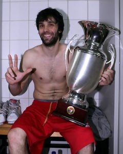 ¡Ligas Ext: Olympiacos vence en la Copa Griega con un Teodosic majestuoso y Chalon consigue la Copa francesa; cuartos de final en Turquía y Alemania y finales de liga regular en Rusia e Italia!