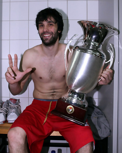 ¡Ligas Ext: Olympiacos vence en la Copa Griega con un Teodosic majestuoso y Chalon consigue la Copa francesa; cuartos de final en Turquía y Alemania y finales de liga regular en Rusia e Italia!