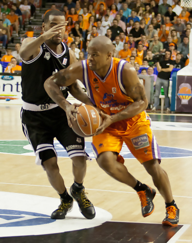 Sergio Scariolo seduce a Omar Cook y se lo lleva a Milán