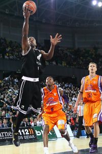 Zoco Europeo: Chris Warren regresa a Croacia. Von Wafer y Booker, dos NBA a Europa. Belinelli y Seraphin pueden ser los siguientes. Basile, por fin, confirmado en Cantu. Y mucho más