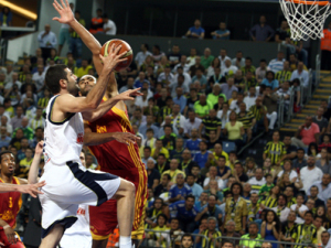 Liga Turca (Final): Fenerbahce domina a Galatasaray en las series finales (2-0)
