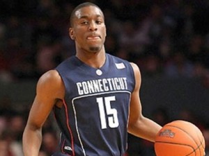 Kemba Walker, seria amenaza para José Manuel Calderón en los Raptors